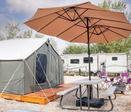 Funstays Glamping Setup Tent In Rv Park #4 Ok-T4 모아브 외부 사진