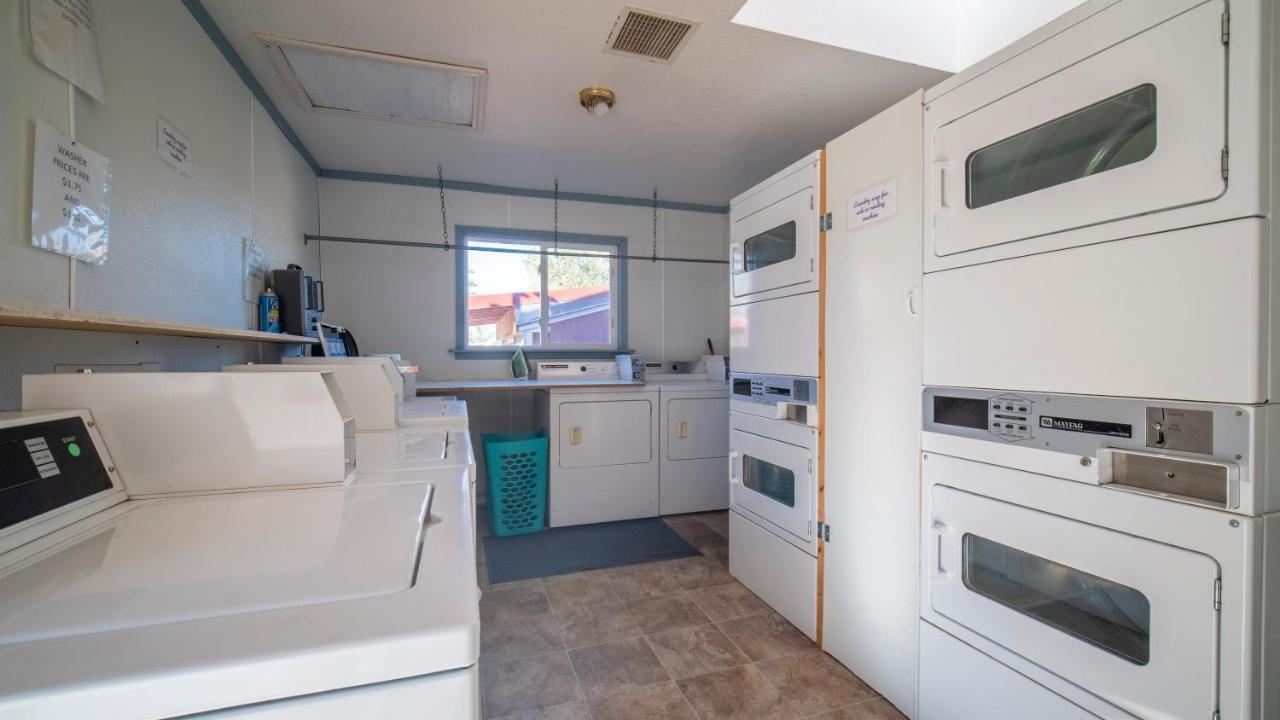 Funstays Glamping Setup Tent In Rv Park #4 Ok-T4 모아브 외부 사진