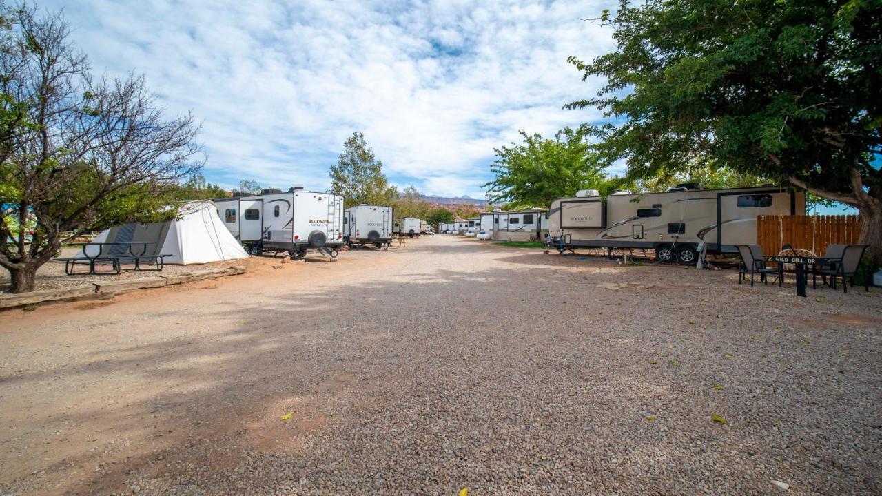 Funstays Glamping Setup Tent In Rv Park #4 Ok-T4 모아브 외부 사진
